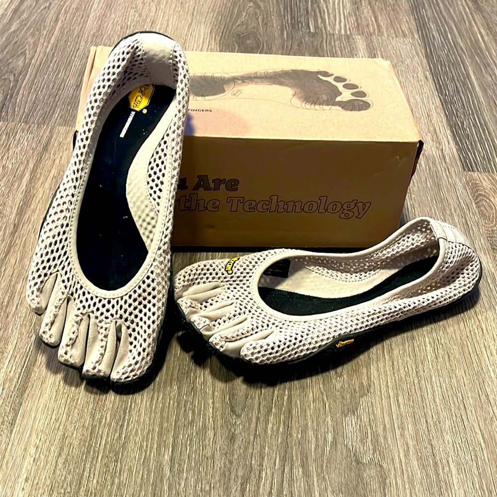 Vibram FiveFingers Women’s Minimalist Running Shoe